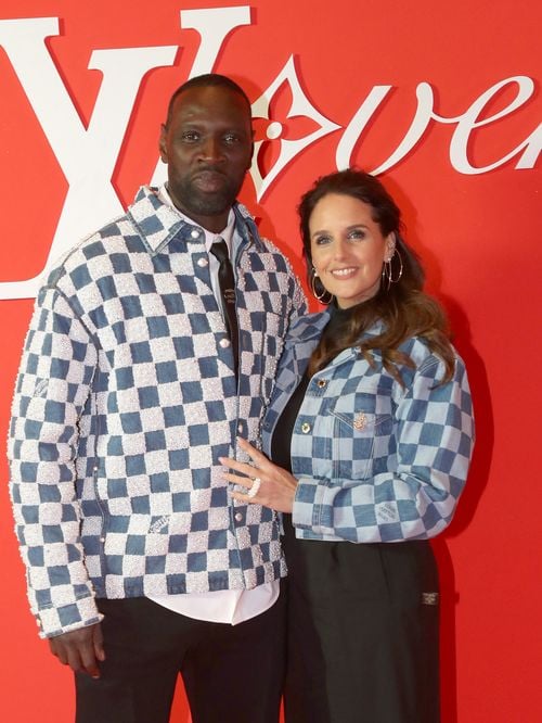 Omar Sy est propriétaire d'une bastide typique au coeur des Alpilles, où il mène une vie simple avec sa femme Hélène et leurs enfants