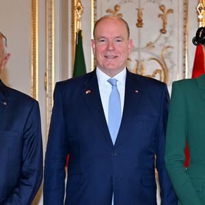 Le prince Albert II de Monaco et la princesse Charlene ont accueilli le président portugais Marcelo Rebelo de Sousa au Palais Princier de Monaco dans le cadre d'une visite d'Etat, le 20 novembre 2025. © Bruno Bebert/Bestimage