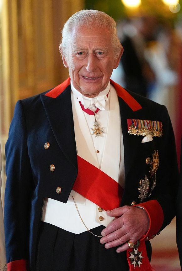 Le président Emmanuel Macron et sa femme Brigitte Macron lors d'un dîner d'état au chateau de Windsor avec le roi Charles III d'Angleterre et la reine consort Camilla le 8 juillet 2025.

© Aaron Chown/WPA-Pool / Julien Burton via Bestimage