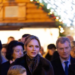 Le Prince Albert II et la Princesse Charlène de Monaco, leurs enfants S.A.S. le Prince Jacques et S.A.S. la Princesse Gabriella avec Mélanie-Antoinette de Massy assistent à l'ouverture du Marché de Noël de Monaco, sur le port Herculis, par le Maire de Monaco Georges Marsan.  Monaco, le 5 décembre 2025. Photo by Olivier Huitel/Pool/ABACAPRESS.COM