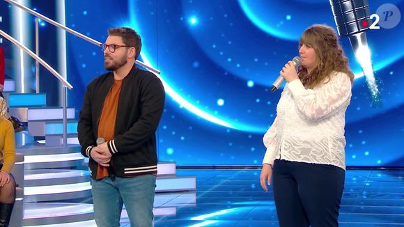 Des anciens amoureux se retrouvent sur le plateau de "N'oubliez pas les paroles", émission du 20 mars 2025, sur France 2
