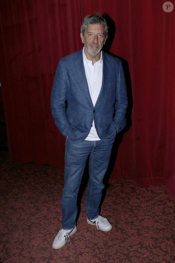 Exclusif - Michel Cymes - Stéphane Freiss est élevé au grade d’Officier de l'ordre des Arts et des Lettres au théâtre Antoine à Paris, France, le 13 Mai 2024.  Stéphane Freiss a reçu cette distinction après avoir été nommé chevalier de l'ordre des Arts et des Lettres en 2013. © Bertrand Rindoff / Bestimage