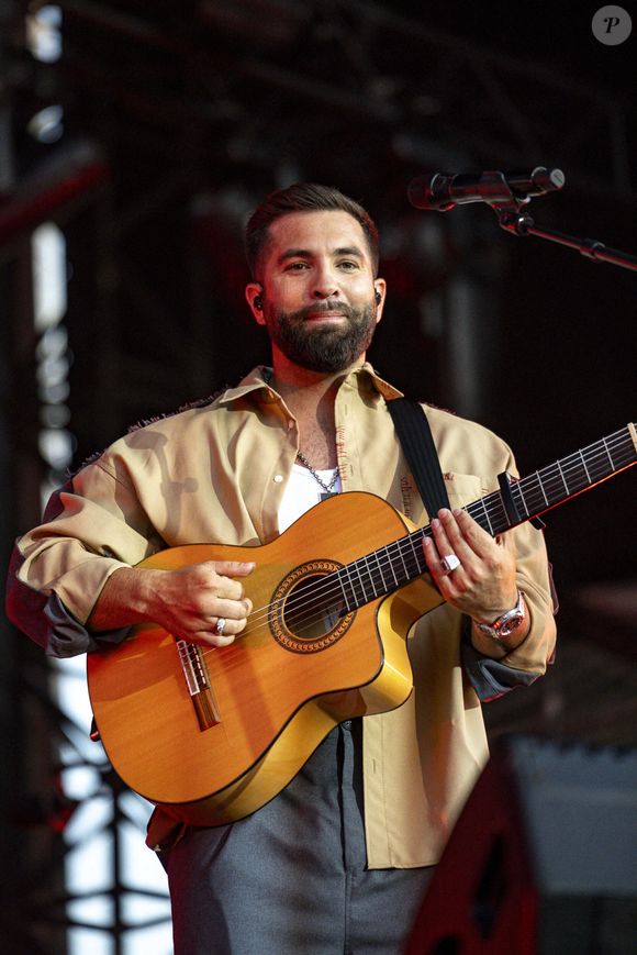 Kendji Girac en concert lors du festival de musique du Printemps de Perouges au Chateau de Saint-Maurice-de-Remens le 29 juin 2025. © Sandrine Thesillat / PsNewZ / Bestimage