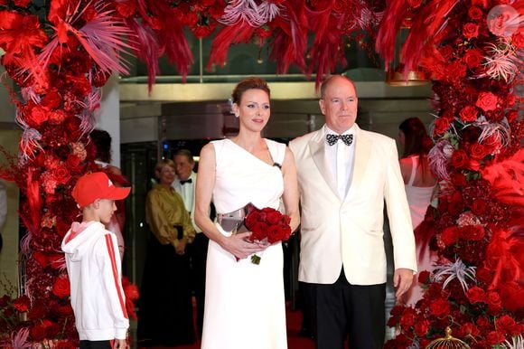 Le prince Albert II de Monaco, La princesse Charlène de Monaco lors de la soirée de gala du Grand Prix de Formule 1 de Monaco à la salle des étoiles au Monte-Carlo Sporting à Monaco le 25 mai 2025.

© Claudia Albuquerque / Bestimage