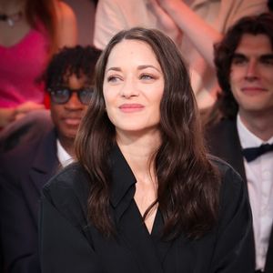 Exclusif - Marion Cotillard sur le plateauaude l'émission "C à vous" lors du 79ème Festival International du Film de Cannes le 16 mai 2026. © Jack Tribeca/Bestimage