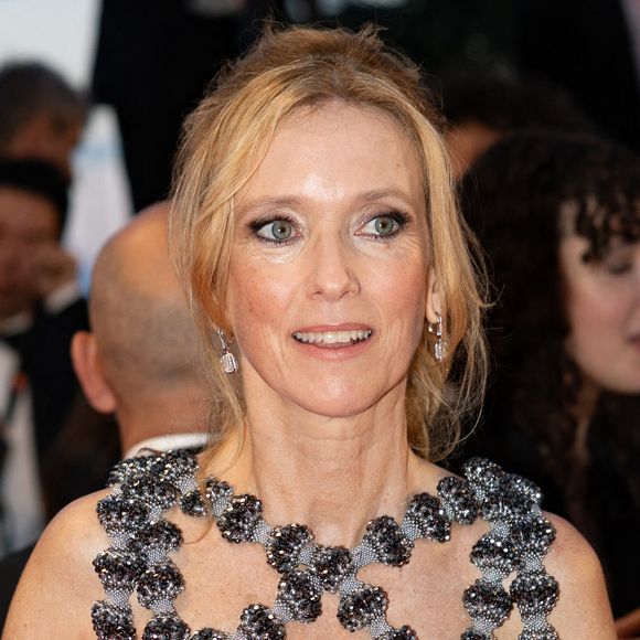 Le Festival de Cannes a été secoué par l’éviction d'un acteur français issu du film "Dossier 137" avec Léa Drucker.

Léa Drucker - Descente des marches du film « Dossier 137 » lors du 78ème Festival International du Film de Cannes, au Palais des Festivals à Cannes.
© Olivier Borde / Bestimage