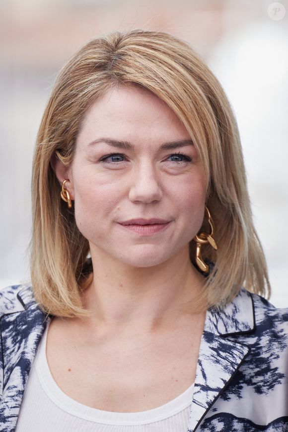 Emilie Dequenne au photocall du jury "Un Certain Regard" lors du 76ème Festival International du Film de Cannes, le 17 mai 2023.
© Dominique Jacovides/Cyril Moreau/Bestimage