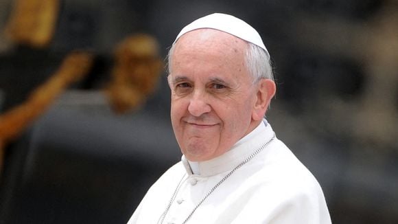 "J'aurai eu l'honneur de..." : Ce journaliste et ex-mari d'une animatrice populaire partage en vidéo ses derniers souvenirs avec le pape François