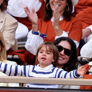 Ana María Parera, Xisca Perello, Rafael Junior, Maribel Nadal - Hommage à Rafael Nadal lors des internationaux de France de tennis à Rolnd Garros le 25 mai 2025.

© Dominique Jacovides / Cyril Moreau / Bestimage