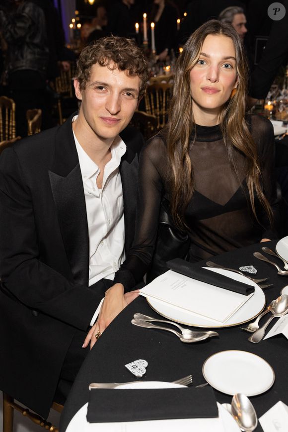 Exclusif - Aliocha Schneider (habillé en Dior) et sa compagne Charlotte Cardin (habillée par Yves Saint-Laurent) - Dîner de l'association AEM (Un Avenir pour les Enfants du Monde), au profit des enfants du Rwanda par Babeth Djian au pavillon Ledoyen à Paris. Le 23 mars 2023
© Olivier Borde-Bertrand Rindoff Petroff / Bestimage