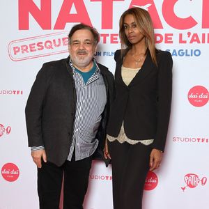 Didier Bourdon et sa femme Marie-Sandra Badini Duran - Avant-première du film "Natacha, presque hôtesse de l'air" au cinéma Pathé Palace à Paris le 24 mars 2025. © Lionel Urman/Bestimage