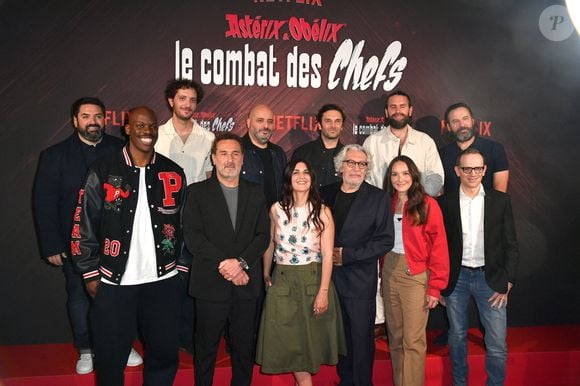 Jean-Pascal Zadi, David Marsais, Gilles Lellouche, Jérôme Commandeur, Géraldine Nakache, Alain Chabat, Pio Marmai, Grégoire Ludig, Anais Demoustier et Fred Testot - Photocall de la série Netflix "Astérix et Obélix: le combat des chefs" au Cirque d'Hiver Bouglione à Paris le 29 avril 2025. © Veeren/Bestimage