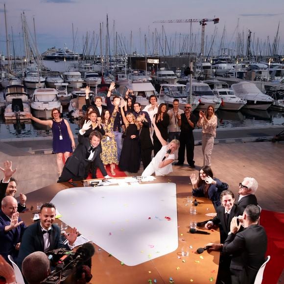 Mais 24 heures plus tard, coup de théâtre.

Exclusif - Adil Rami, Marc Cerrone, Christine and the Queens, Mohamed Bouhafsi, Anne-Elisabeth Lemoine, Géraldine Nakache, Patrick Cohen, Pierre Lescure, Bertrand Chameroy - Plateau de l'émission "C à vous" lors du 78ème Festival International du Film de Cannes le 23 mai 2025. © Jack Tribeca / Bestimage