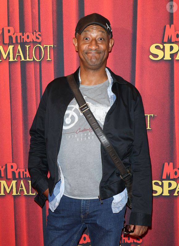 Edouard Montoute - Générale de la comédie musicale "Monty Python's Spamalot" mise en scène par PEF au théâtre de Paris le 28 septembre 2023. © Coadic Guirec/Bestimage