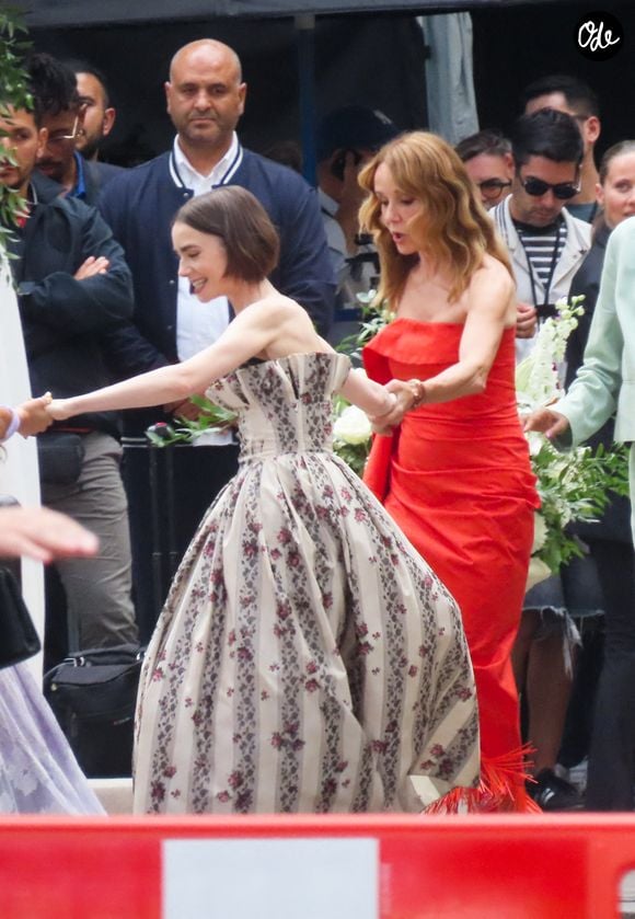 Les épisodes tournés seront diffusés le 24 décembre prochain sur Netflix

Exclusivité - Lily Collins et Philippine Leroy-Beaulieu pendant le tournage d'« Emily in Paris » à Paris, en France, le 18 septembre 2026. Photo : ABACAPRESS.COM