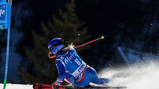 La skieuse française Margot Simond a perdu la vie à 18 ans dans des circonstances qui interrogent sa famille : "On arrive sur de la neige dure comme du béton"