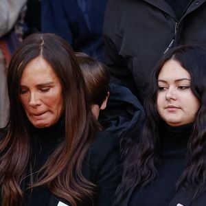 Nathalie Marquay-Pernaut et sa fille Lou - Sorties des obsèques de Jean-Pierre Pernaut en la Basilique Sainte-Clotilde à Paris, France le 9 mars 2022. © Aurelien Morissard/Panoramic/Bestimage.