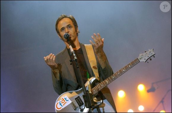 Pour rappel, le célèbre chanteur a eu ses trois premiers enfants : Caroline (1975), Michael (1979) et Nina, avec son ex-épouse Catherine Morlet.

Jean-Jacques Goldman - Les Francofolies à la Rochelle - 2004 (AGENCE / BESTIMAGE).