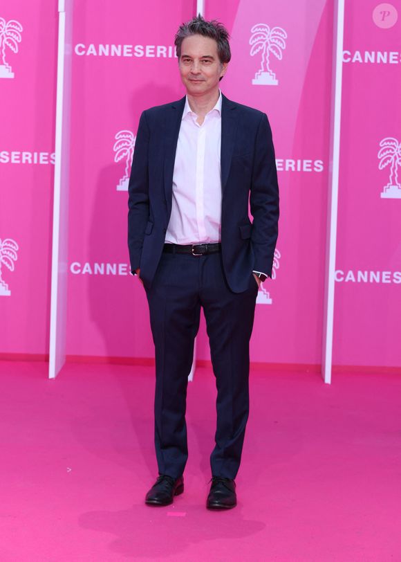 Jeff Russo (président du jury compétition) au photocall de la soirée d'ouverture du festival Canneseries saison 8 au palais des festivals à Cannes le 24 avril 2025.

© Denis Guignebourg / Bestimage