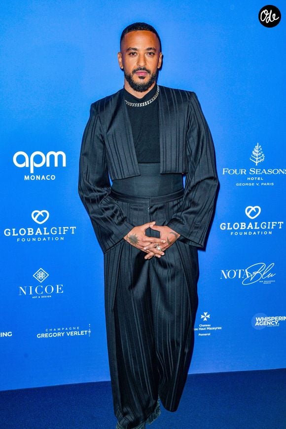 L'artiste a également une marque de produits cosmétiques capillaires bio et français, vendus en ligne...

Slimane assiste au Global Gift Gala de Paris le 8 novembre 2025 à Paris, en France. Photo : Shootpix/Abaca
