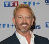 C'est Ian Ziering qui vient de quitter l'aventure 

Ian Ziering - Photocall de lancement de la saison 2026 de "Danse avec les stars" (DALS) au siège de TF1 à Boulogne-Billancourt le 18 décembre 2025. © Coadic Guirec/Bestimage