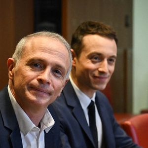 L'ancien animateur phare de la chaîne en a profité pour revenir en toute transparence sur son départ difficile de France Télévisions.

Le présentateur et créateur de contenus Samuel Etienne arrive pour son audition devant la Commission d'enquête sur la neutralité, le fonctionnement et le financement de l'audiovisuel public à l'Assemblée nationale française à Paris le 24 février 2026. Photo by Firas Abdullah/ABACAPRESS.COM