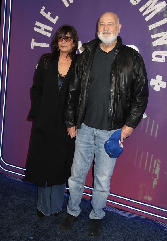 Rob Reiner et Michele Singer au concert SNL 50, le 15 février 2025.

Photo : Nancy Kaszerman / ZUMA Press Wire