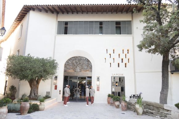 Exclusif -  Patrick Bruel inaugure son hôtel cinq étoiles "L'Isle de Leos MGallery" à L'Isle-sur-la-Sorgue, France, le 23 septembre 2025.

© Jack Tribeca / Bestimage