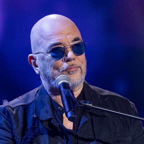 Pascal Obispo pour les surprises lors de l'enregistrement de l'émission "La Boîte à secrets", présentée par F.Bollaert et diffusée sur France 3, dans les studios du Lendit à Saint-Denis, France. © Cyril Moreau/Bestimage