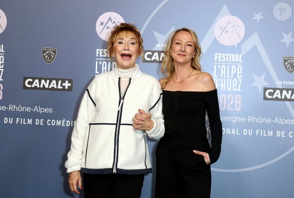 Marie-Anne Chazel et Audrey Lamy - Tapis rouge de la cérémonie d'ouverture du 29ème Festival International du Film de Comédie de l'Alpe d'Huez le 19 Janvier 2026. © Dominique Jacovides/Bestimage