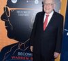 Il va accélérer les donations aux fondations de ses enfants. 

Warren Buffet lors de la première du film "Becoming Warren Buffet" à New York. Le 19 janvier 2017

Photo : STARMAX / BESTIMAGE
