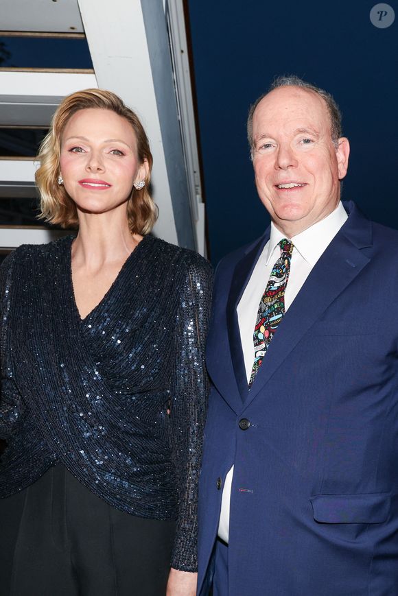 Très investis dans la vie publique monégasque, Albert et Charlène poursuivent ainsi leurs engagements communs

Exclusif - Le prince Albert II de Monaco et la princesse Charlène - Le prince et la princesse de Monaco assistent au 90ème anniversaire de Mogy Moghadam au yacht Club de Monaco, le 1er mai 2026. © Claudia Albuquerque/Bestimage