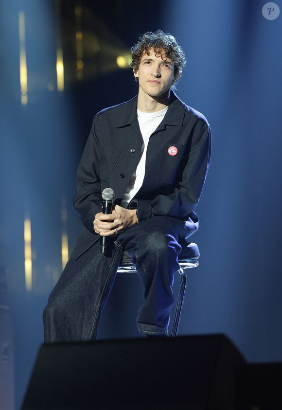 Exclusif - Aliocha Schneider lors du concert du gala de Noël de l'association Tout le monde contre le cancer fête ses 20 ans diffusé le 24 décembre sur M6 à l'Adidas Aren Porte de la Chapelle à Paris, France, le 4 décembre 2025. © Coadic Guirec/Bestimage
