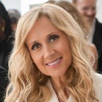 "Moi je ne rentre dans rien" : Lara Fabian explique ce qui l'a poussée à ne manger qu'une pomme par semaine