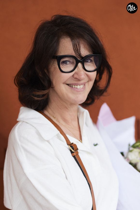 Zabou Breitman  lors des Internationaux de France de tennis de Roland Garros 2024 à Paris, le 5 juin 2024. 

© Jacovides-Moreau/Bestimage