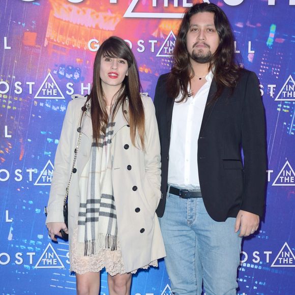 Lulu Gainsbourg (Lucien Gainsbourg) et sa compagne Lilou assistent à la première de *Ghost in the Shell* au cinéma du Grand Rex à Paris, en France, le 21 mars 2017. Photo : Aurore Marechal/ABACAPRESS.COM