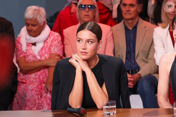 Adèle Exarchopoulos - Plateau de l'émission "C à vous" lors du 79ème Festival International du Film de Cannes le 18 mai 2026. © Jack Tribeca / Bestimage