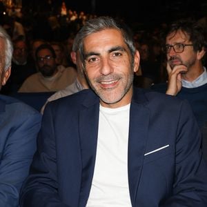 Ary Abittan - Première sortie officielle de Ary Abittan lors de la générale du spectacle musical "Bernadette de Lourdes" au Dôme de Paris à Paris le 21 septembre 2023.
Après le succès phénoménal des spectacles musicaux Robin des Bois et Les 3 Mousquetaires,  R.Ciurleo et E. de Galard vont une fois de plus nous surprendre avec cette fois-ci un pari audacieux : raconter sur scène l’histoire de Bernadette Soubirous et des apparitions mariales auxquelles elle assista à Lourdes en 1858. 
Roberto et Eléonore ont pour cela collabore avec Grégoire pour la musique, S. Denoncourt pour la mise en scène, les paroliers L. Florence et P. Guirao pour les paroles des chansons.
Le spectacle musical « Bernadette de Lourdes » retrace ces apparitions et plus généralement la vie de la jeune Bernadette Soubirous dont l’avenir fut bouleversé à l’époque par ces révélations. 
La première du spectacle a eu lieu le 1er juillet 2019. Se sont retrouvé sur scène des artistes talentueux tels que Eyma (Bernadette Soubirous), S. Caillibot (Louise Soubirous), D.Ban (François Soubirous), C. Héraut (Abbé Peyramale) et G. Deck (Commissaire Jacomet). Ils ont trouvé la force et le courage d’interpréter sur scène des rôles forts et ce dans le respect de l’histoire de Bernadette Soubirous. © Coadic Guirec/Bestimage