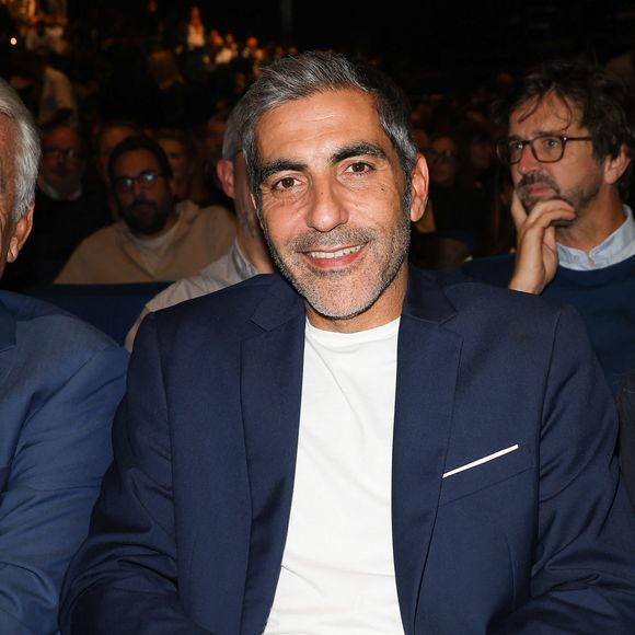 Ary Abittan - Première sortie officielle de Ary Abittan lors de la générale du spectacle musical "Bernadette de Lourdes" au Dôme de Paris à Paris le 21 septembre 2023.
Après le succès phénoménal des spectacles musicaux Robin des Bois et Les 3 Mousquetaires,  R.Ciurleo et E. de Galard vont une fois de plus nous surprendre avec cette fois-ci un pari audacieux : raconter sur scène l’histoire de Bernadette Soubirous et des apparitions mariales auxquelles elle assista à Lourdes en 1858. 
Roberto et Eléonore ont pour cela collabore avec Grégoire pour la musique, S. Denoncourt pour la mise en scène, les paroliers L. Florence et P. Guirao pour les paroles des chansons.
Le spectacle musical « Bernadette de Lourdes » retrace ces apparitions et plus généralement la vie de la jeune Bernadette Soubirous dont l’avenir fut bouleversé à l’époque par ces révélations. 
La première du spectacle a eu lieu le 1er juillet 2019. Se sont retrouvé sur scène des artistes talentueux tels que Eyma (Bernadette Soubirous), S. Caillibot (Louise Soubirous), D.Ban (François Soubirous), C. Héraut (Abbé Peyramale) et G. Deck (Commissaire Jacomet). Ils ont trouvé la force et le courage d’interpréter sur scène des rôles forts et ce dans le respect de l’histoire de Bernadette Soubirous. © Coadic Guirec/Bestimage