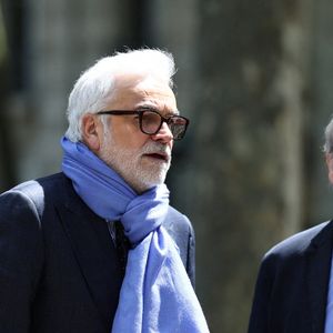 Pascal Praud, journaliste français assistant à la cérémonie d'enterrement de Daniel Bilalian à l'église Saint-Pierre de Neuilly-sur-Seine, près de Paris, France, le 22 mai 2025.  Photo par Raphael Lafargue/ABACAPRESS.COM