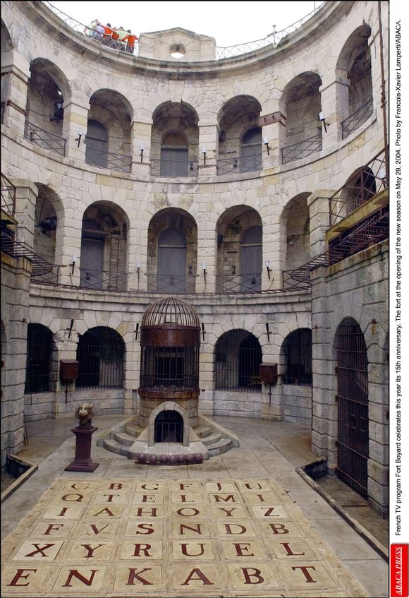 L'émission Fort Boyard fête cette année ses 15 ans. Le fort à l'ouverture de la nouvelle saison, le 29 mai 2004. Photo : François-Xavier Lamperti/ABACA.