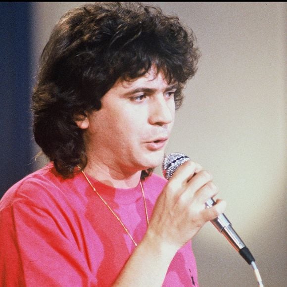 Daniel Balavoine sur le plateau d'une émission de télévision. Photo par DANIEL ANGELI / BESTIMAGE