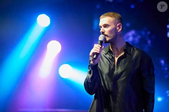 Je ne peux pas vraiment bouger" : Une semaine seulement après une  intervention, le courageux M. Pokora déjà sur scène ! : Le diaporama -  Purepeople