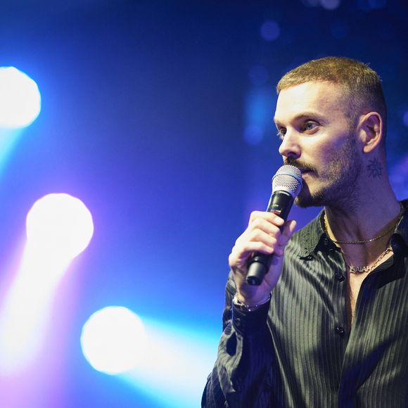 "Je me remets doucement de mon opération, je ne peux pas encore vraiment bouger, écrit-il, en s'adressant aux spectateurs qui l'ont applaudi. Mais je tenais à honorer ma parole. Merci encore pour votre accueil et votre amour, ça valait le coup."

Exclusif - M. Pokora - 12e édition de la soirée Global Gift Gala à l'hôtel Four Seasons George V à Paris le 5 octobre 2024. © Cyril Moreau / Bestimage