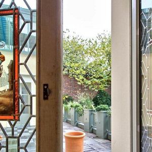 Longtemps envisagé comme un futur hôtel de prestige, le lieu dispose aussi d’une orangerie ouverte sur le jardin pouvant accueillir de nombreux convives. 

Info - Gérard Depardieu a vendu son hôtel particulier à Paris. Initialement affiché autour de 50 millions d'euros, il a finalement été cédé pour 22,6 millions d'euros à un acquéreur britannique - BI - No Credit - L'hôtel particulier de Gerard Depardieu en plein cœur de Saint-Germain-des-Pres est en vente le 12 Decembre 2012. "Propriete de 1800 m² habitables comprenant l'hotel de Chambon construit au XIXe siècle, inscrit aux Monuments historiques, agrementee d'un jardin et de terrasses. De l'autre cote du jardin, un second batiment de type loft, eclaire par un puits de lumière, superbe pièce d'architecture et de design [...] Ascenseur, balcon, piscine, cuisine equipee ", indique l'annonce. Sans preciser le montant demande... Selon nos informations, Depardieu aurait pris la decision de s'en separer voilà tout juste trois mois. Quant au prix, il se situerait aux environs de 50 M€ ! C'est en 2003 que l'acteur a acquis l'hôtel de Chambon, construit en 1820 pour le baron du meme nom. Il avait alors déposé un permis de construire afin de le renover et d'y installer les bureaux de sa société DD Productions. Il projetait aussi d'y emmenager des appartements pour recevoir ses amis.