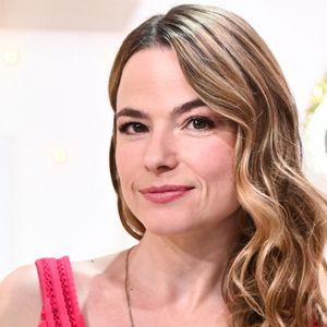 Maman d'un garçon prénommé Célestin, né de ses amours avec Arthur Jugnot, Cécilia Cara est séparée du père de son fils

Exclusif - Cecilia Cara - Enregistrement de l'émission "Vivement dimanche" au studio Gabriel à Paris© Guillaume Gaffiot / Bestimage