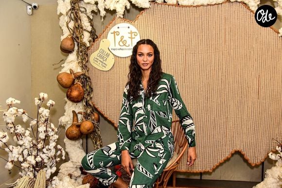 Exclusif - Le mannequin brésilien de 32 ans, Lais Ribeiro, la femme de J.Noah, en séance de pose dans une boutique à Sao Paulo le 10 novembre 2022.Backgrid USA / Bestimage