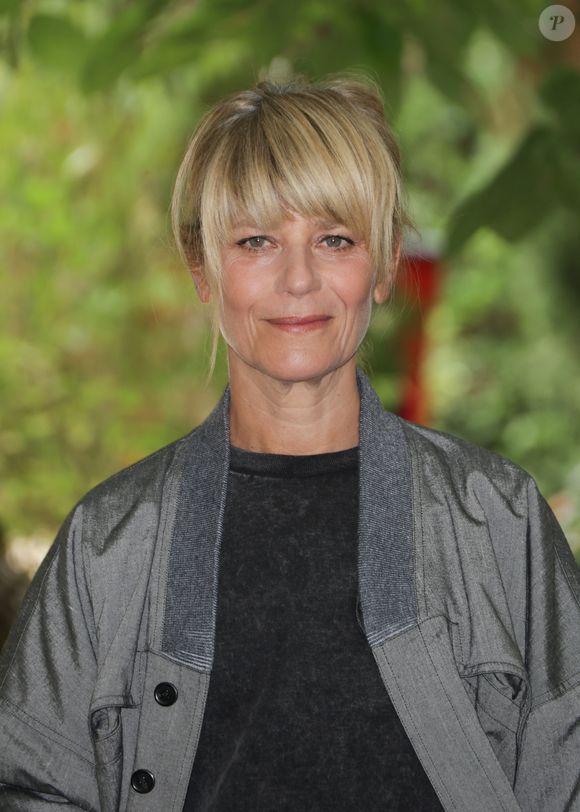 Marina Foïs au photocall du film "La Femme la plus riche du monde" lors de la 18ème édition du Festival du Film Francophone de Angoulême (FFA), France, le 26 août 2025. © Coadic Guirec/Bestimage