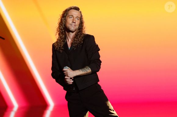 Julien Doré - Enregistrement de l'émission "M6 sur son 31" au Dôme de Paris, présentée par A.Galiana et E.Gossuin et diffusée le 31 décembre sur M6. © Christophe Clovis / Bestimage