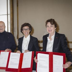 Marc Ladreit de Lacharrière a officialisé un partenariat puissant au service de la culture

Rachida Dati, Laurence des Cars, Marc Ladreit de Lacharrière, Signature d’une convention entre le Musée du Louvre et le Musée du Quai Branly, financée exclusivement par M.Ladreit de Lacharrière, en présence de Madame La Ministre Rachida Dati, à Paris, France, le 25 mars 2025. © Jack Tribeca/Bestimage